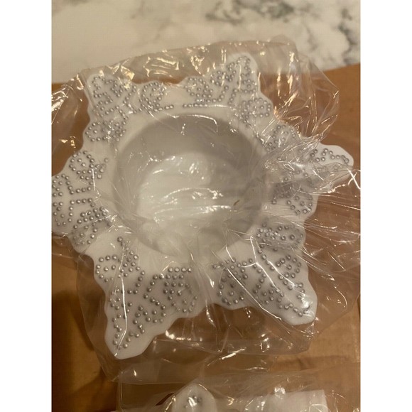 PARTYLITE #P7121 / SNOW DRIFTERS / FLOATING SNOWFLAKE TEALIGHT HOLDERS / RETIRED - Picture 1 of 3